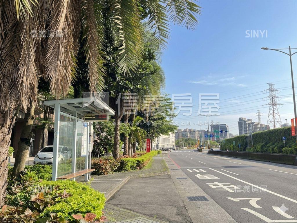 仁愛路邊間一樓～２戶房屋室內格局與周邊環境