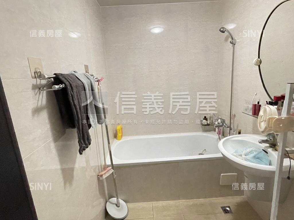 淡水心之界３房雙車位房屋室內格局與周邊環境