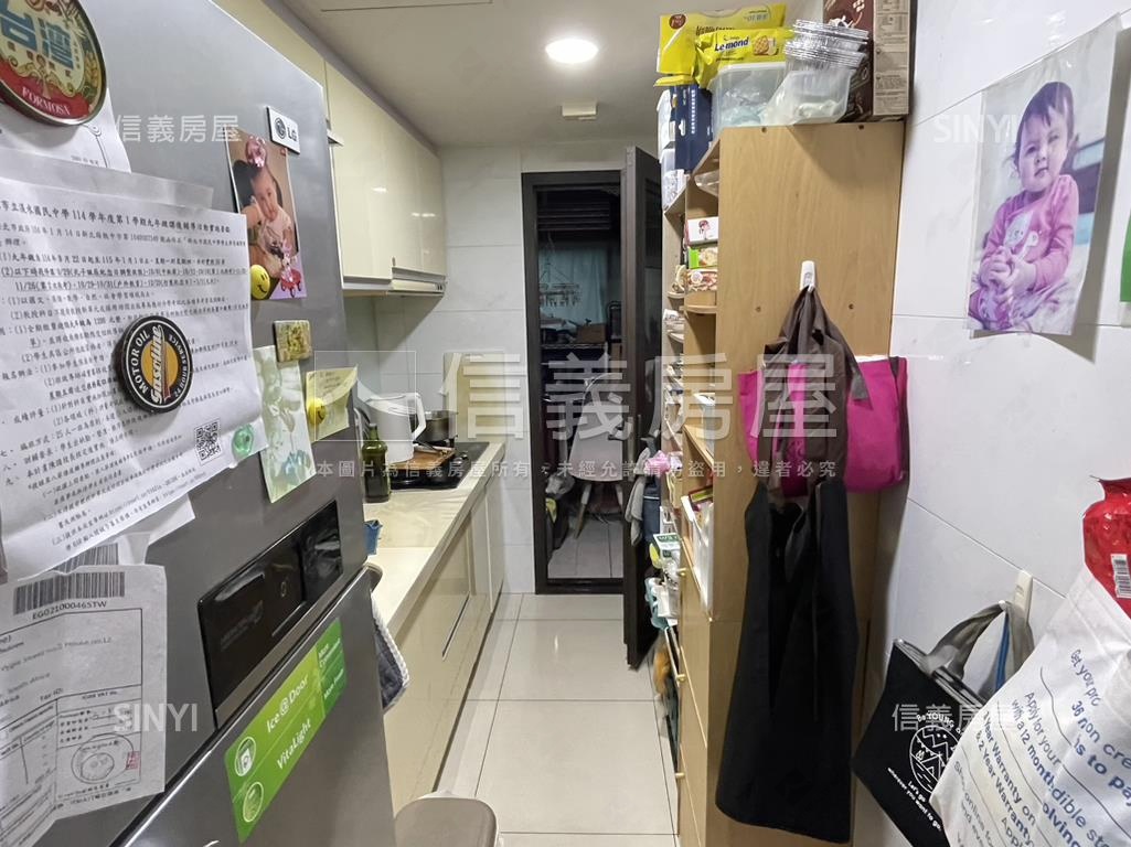 淡水心之界３房雙車位房屋室內格局與周邊環境