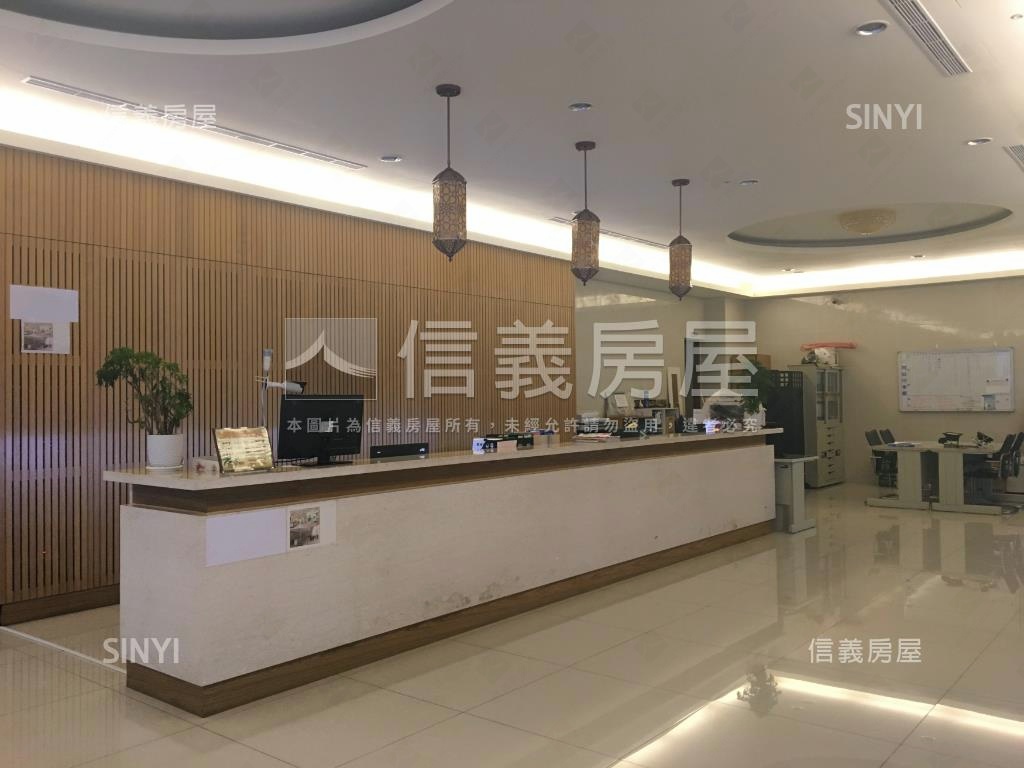專任面中庭杜拜四房車位房屋室內格局與周邊環境
