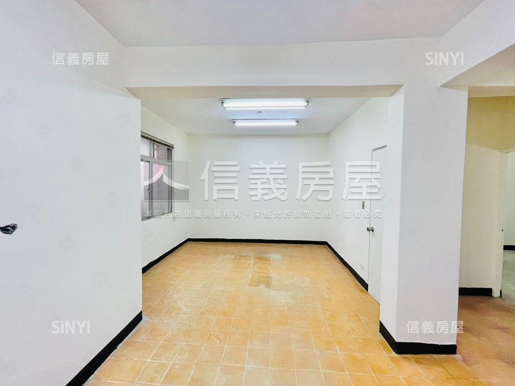黃金連城一樓房屋室內格局與周邊環境