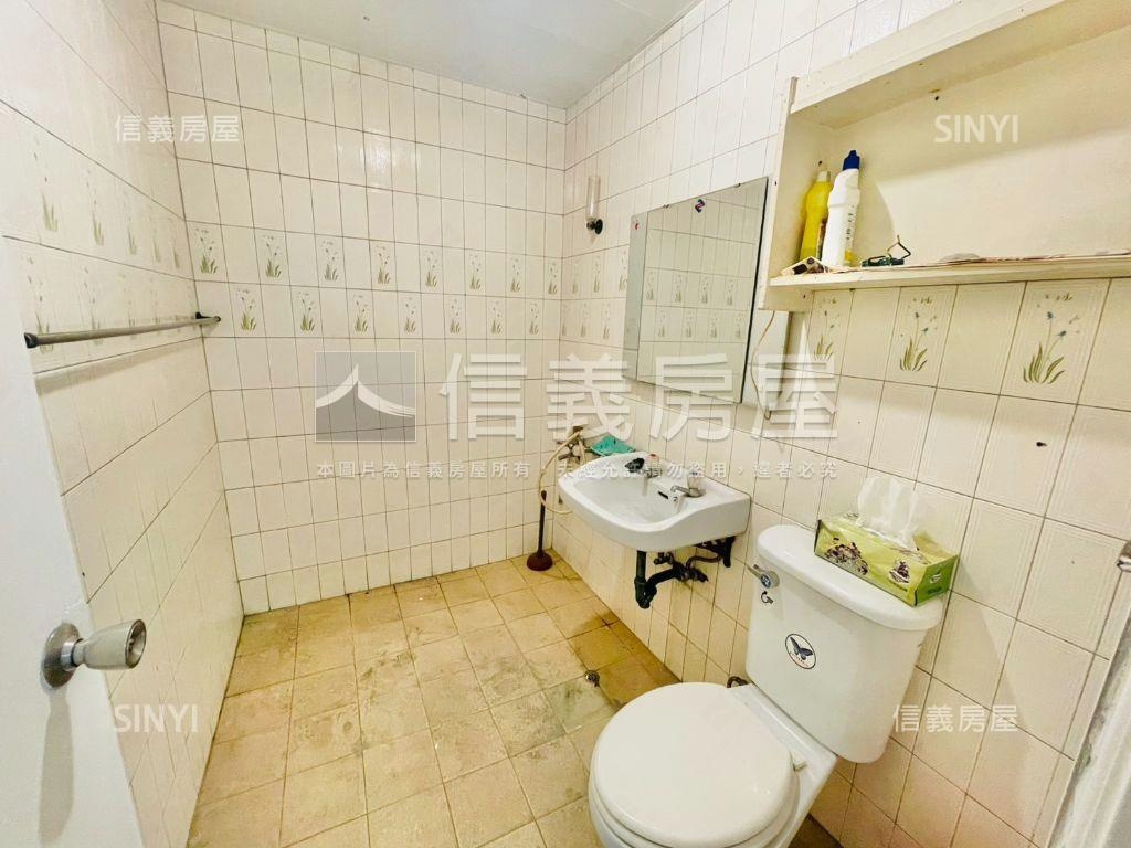 黃金連城一樓房屋室內格局與周邊環境