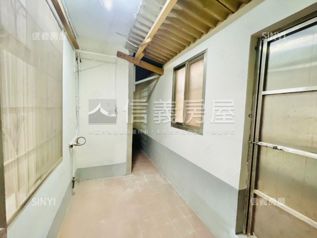 黃金連城一樓房屋室內格局與周邊環境