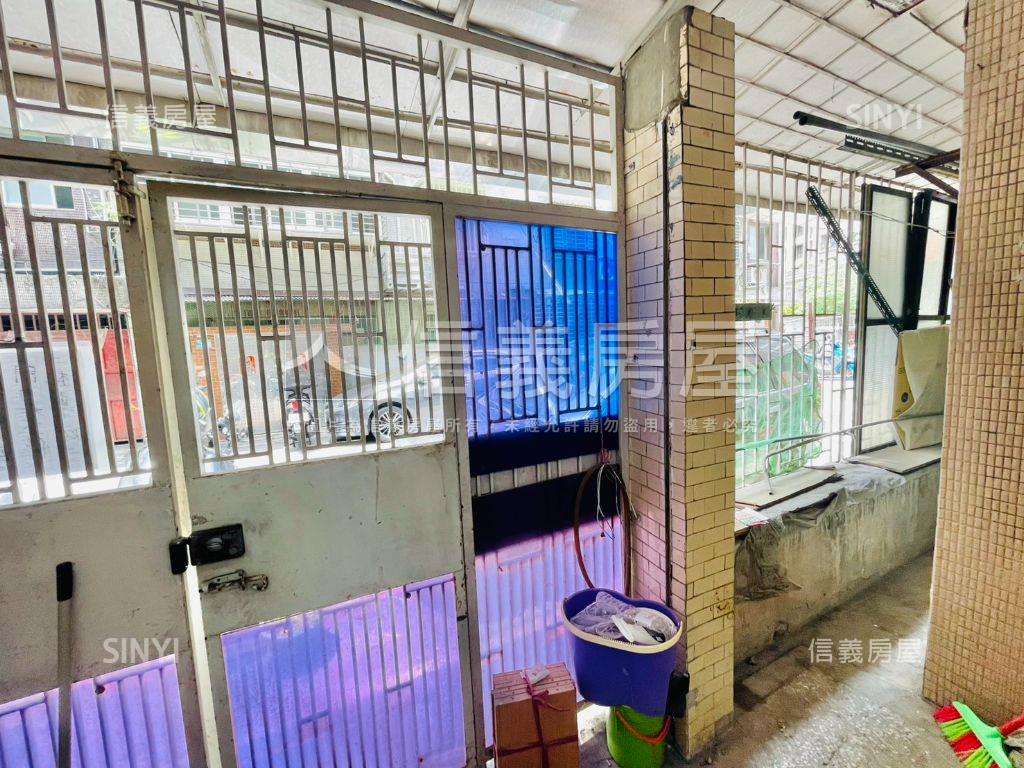 捷運開車都方便一樓房屋室內格局與周邊環境