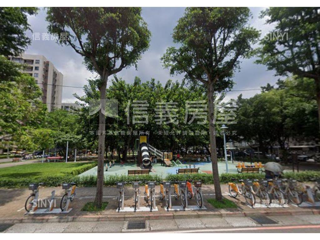 捷運開車都方便一樓房屋室內格局與周邊環境