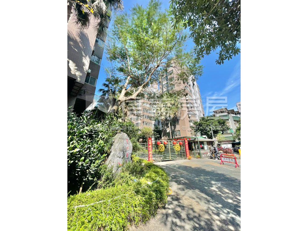 捷運開車都方便一樓房屋室內格局與周邊環境