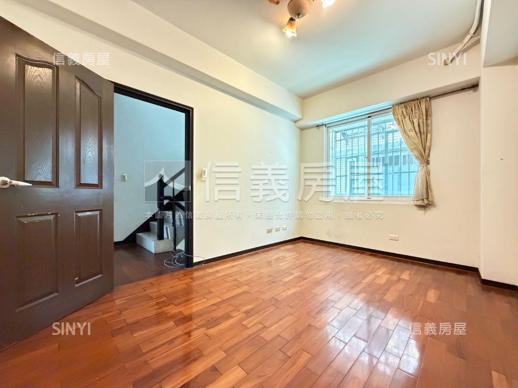 千松自在大面寬震後別墅房屋室內格局與周邊環境