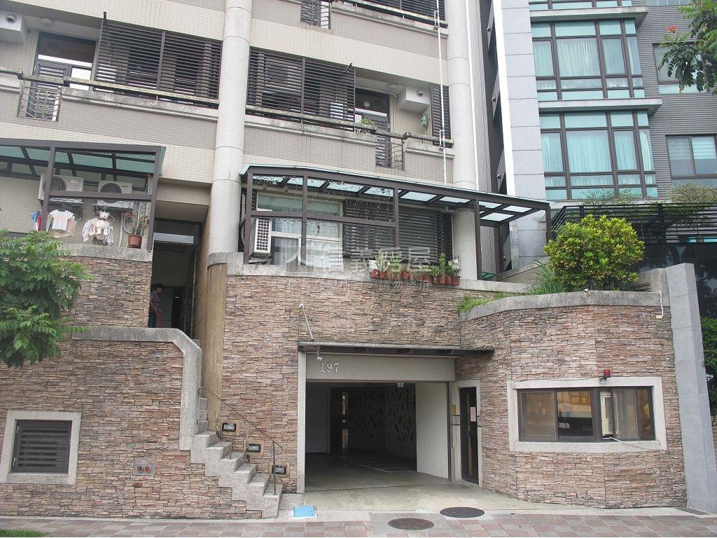 木柵國小捷運挑高美居房屋室內格局與周邊環境