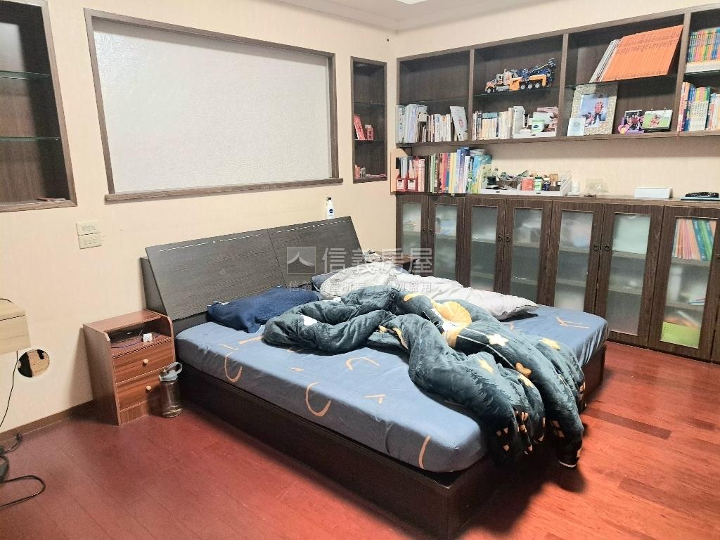 學區旁臨路車庫品味緻美墅房屋室內格局與周邊環境
