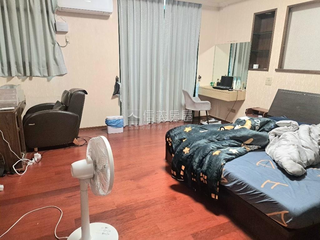 學區旁臨路車庫品味緻美墅房屋室內格局與周邊環境