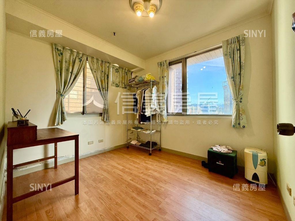 麗湖山莊２房房屋室內格局與周邊環境