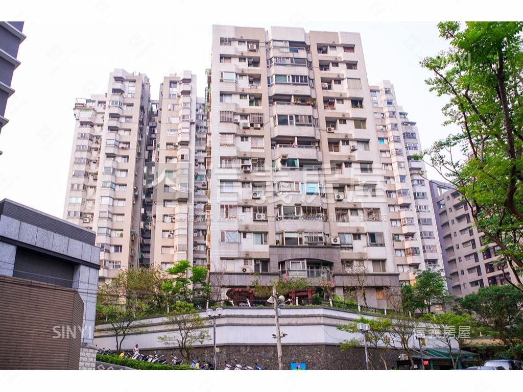 麗湖山莊２房房屋室內格局與周邊環境