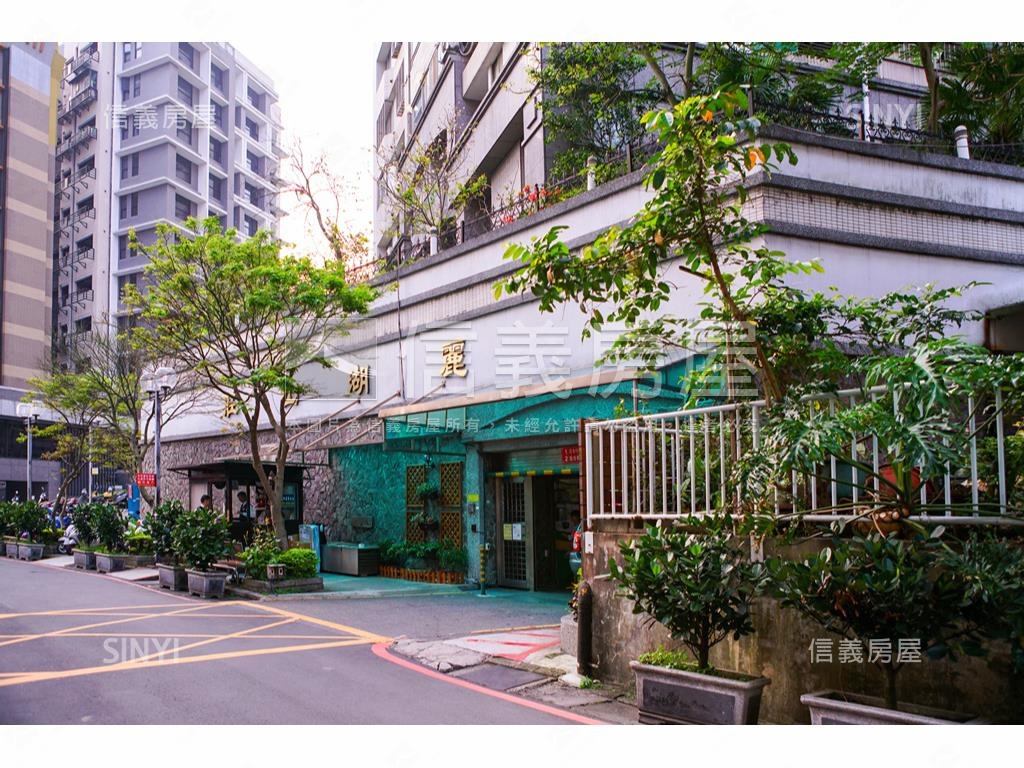 麗湖山莊２房房屋室內格局與周邊環境