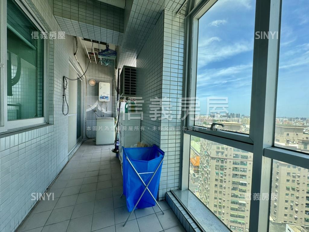 霸景北區次頂樓兩房平車房屋室內格局與周邊環境
