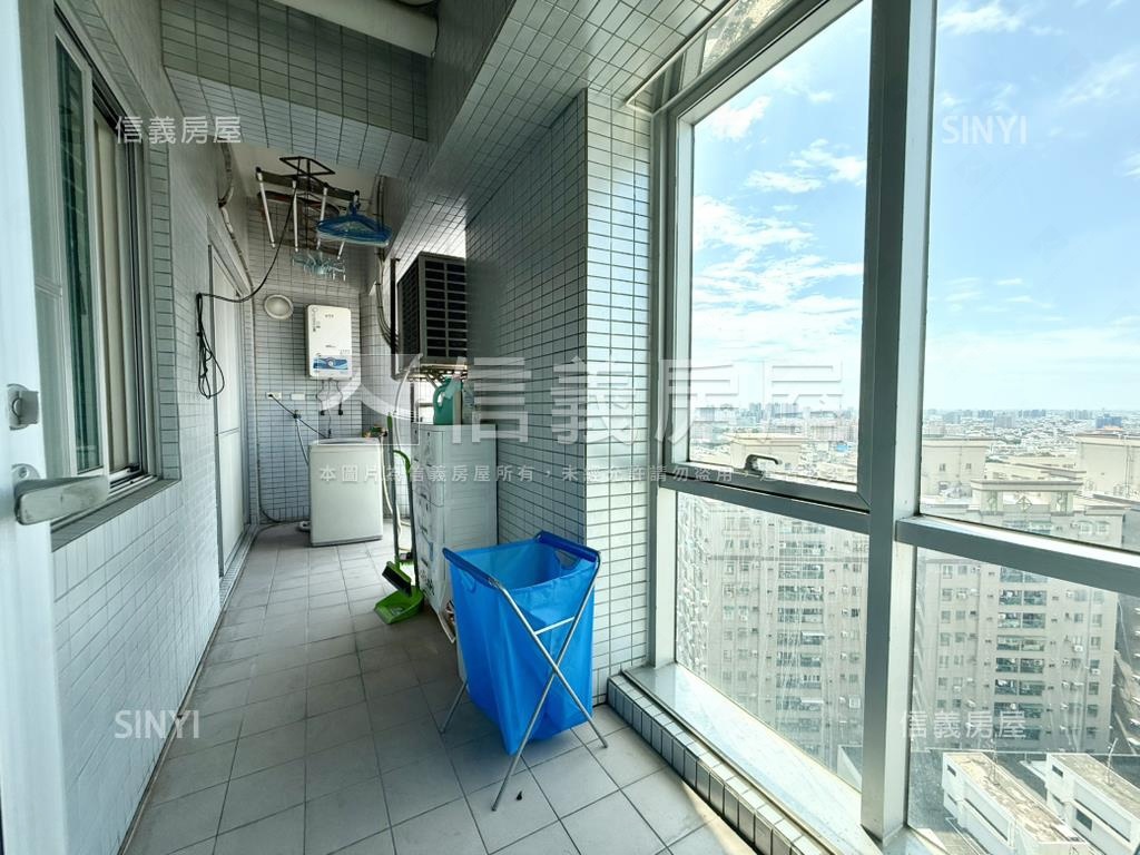 霸景北區次頂樓兩房平車房屋室內格局與周邊環境