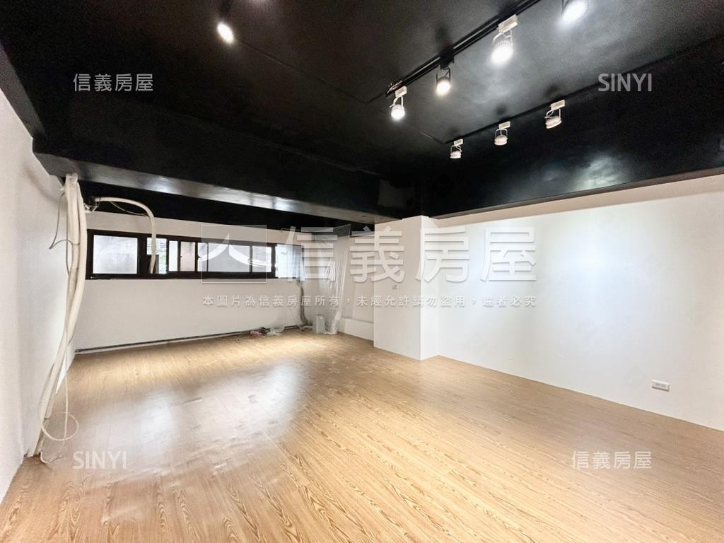 正北興路雙線道漂亮金店面房屋室內格局與周邊環境
