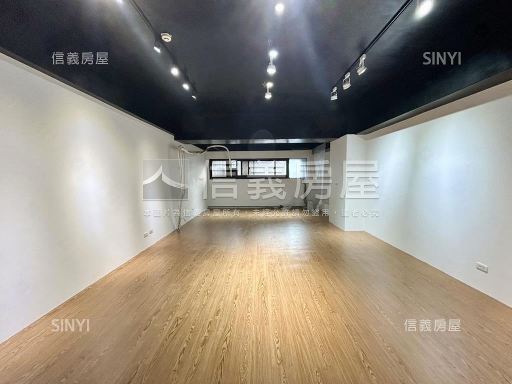 正北興路雙線道漂亮金店面房屋室內格局與周邊環境