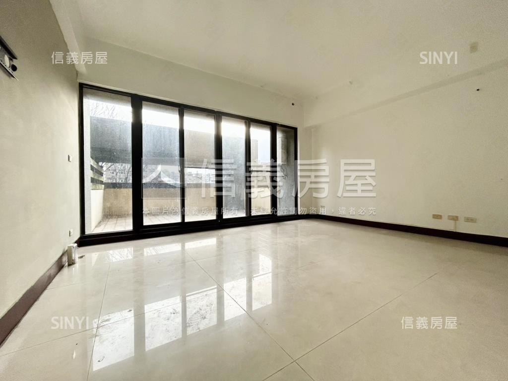 正北興路雙線道漂亮金店面房屋室內格局與周邊環境