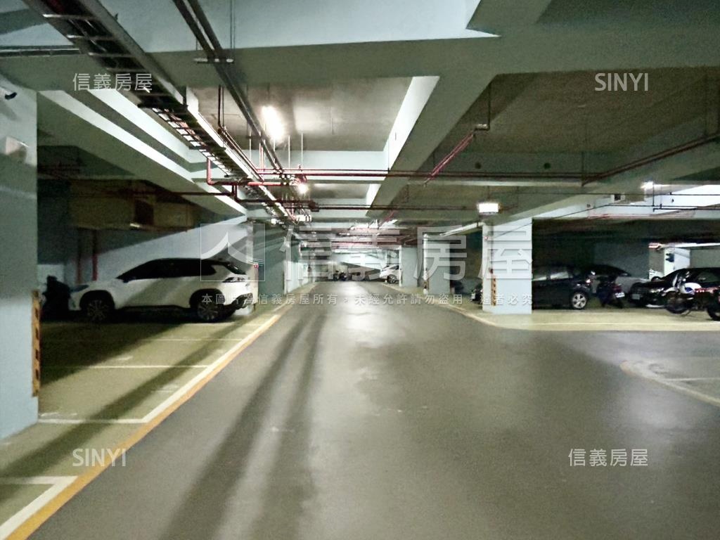 正北興路雙線道漂亮金店面房屋室內格局與周邊環境