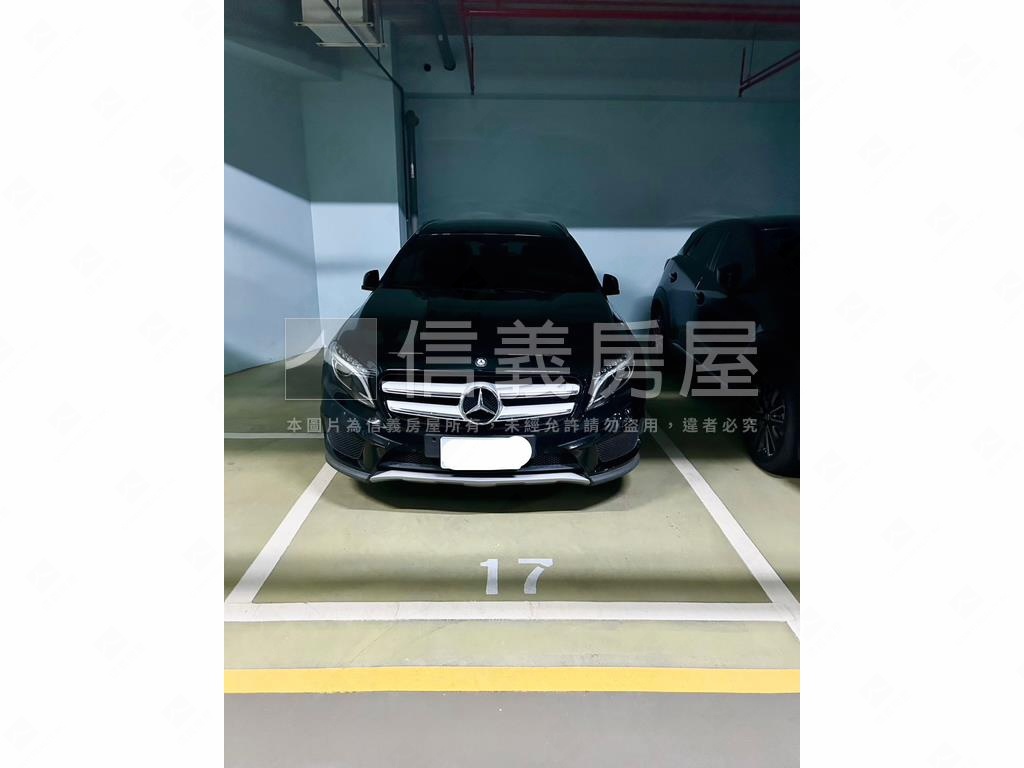 正北興路雙線道漂亮金店面房屋室內格局與周邊環境