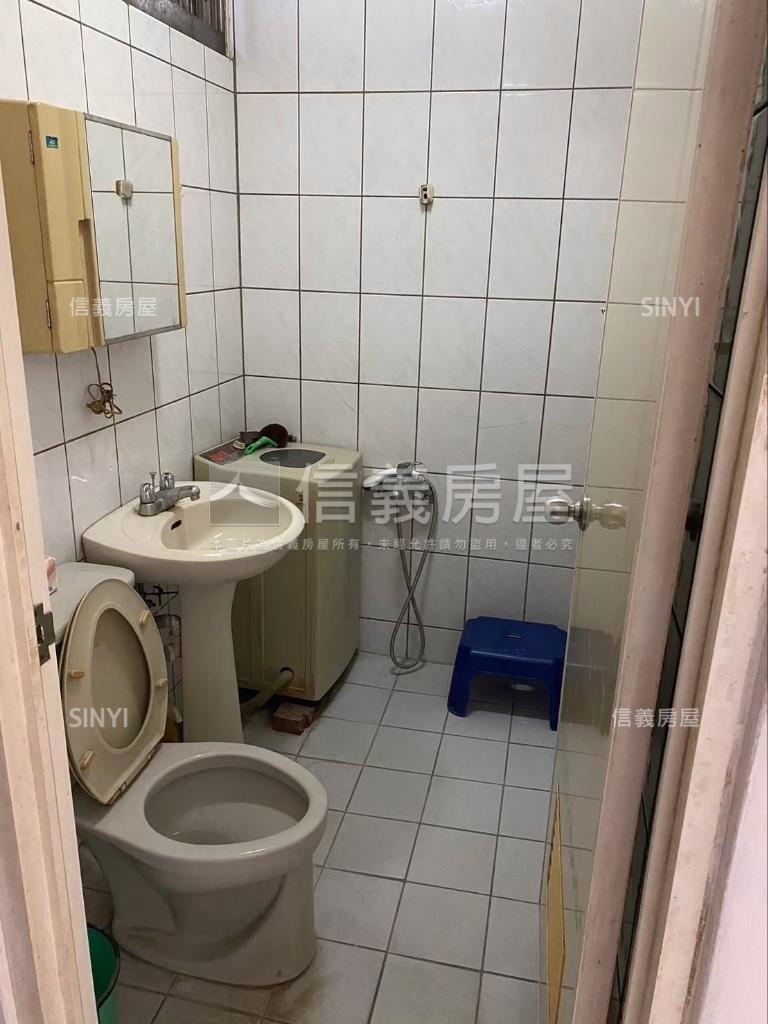 勤益科大收租套房Ａ房屋室內格局與周邊環境