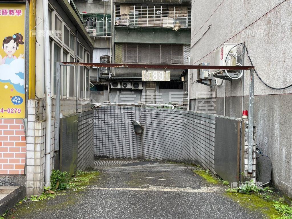 內湖捷運金雞母房屋室內格局與周邊環境
