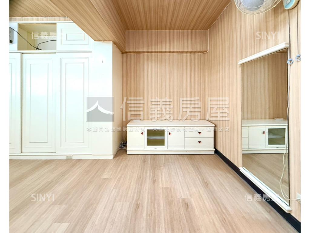 捷運中山國小電梯首購居房屋室內格局與周邊環境