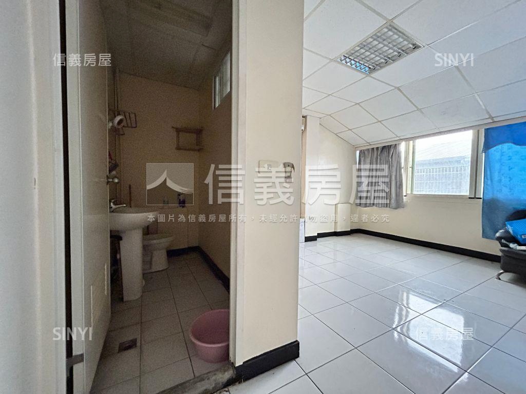 低總價精華商圈收租透天房屋室內格局與周邊環境