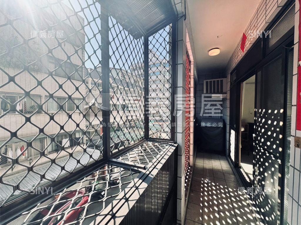 三面採光近１４期捷運美寓房屋室內格局與周邊環境