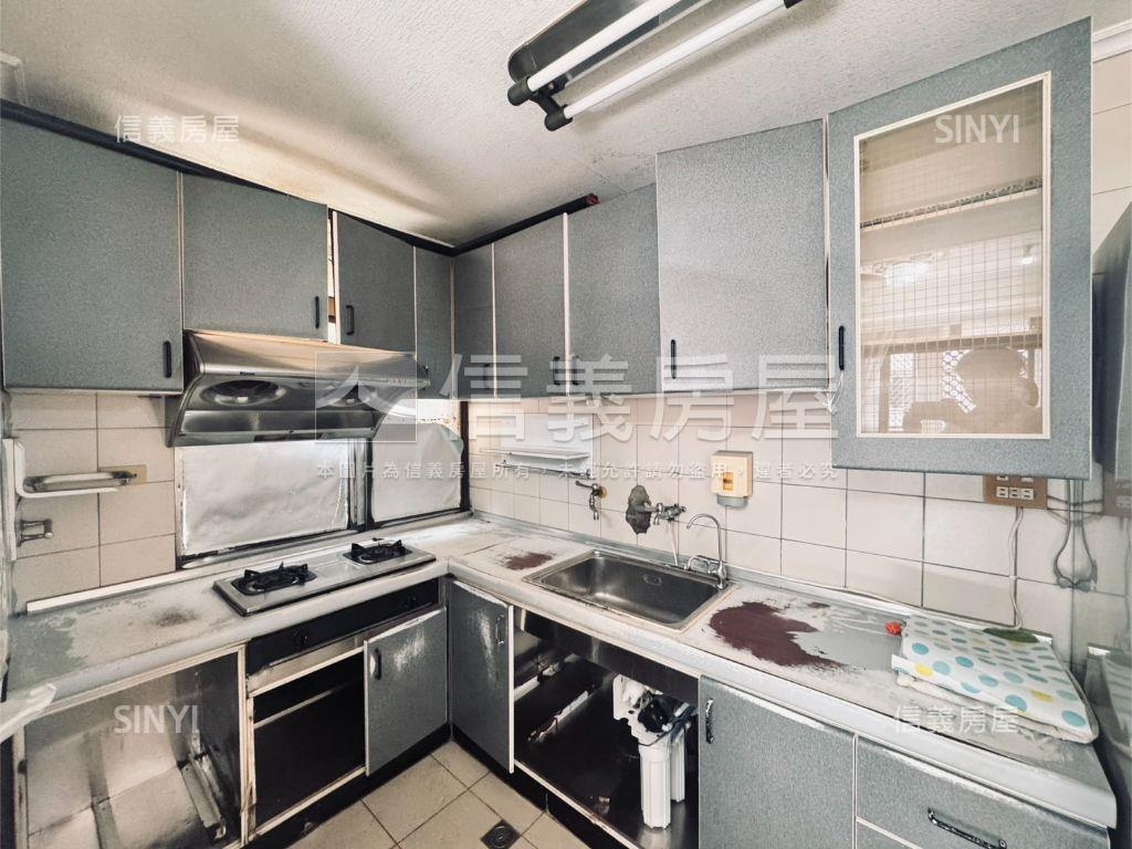 三面採光近１４期捷運美寓房屋室內格局與周邊環境