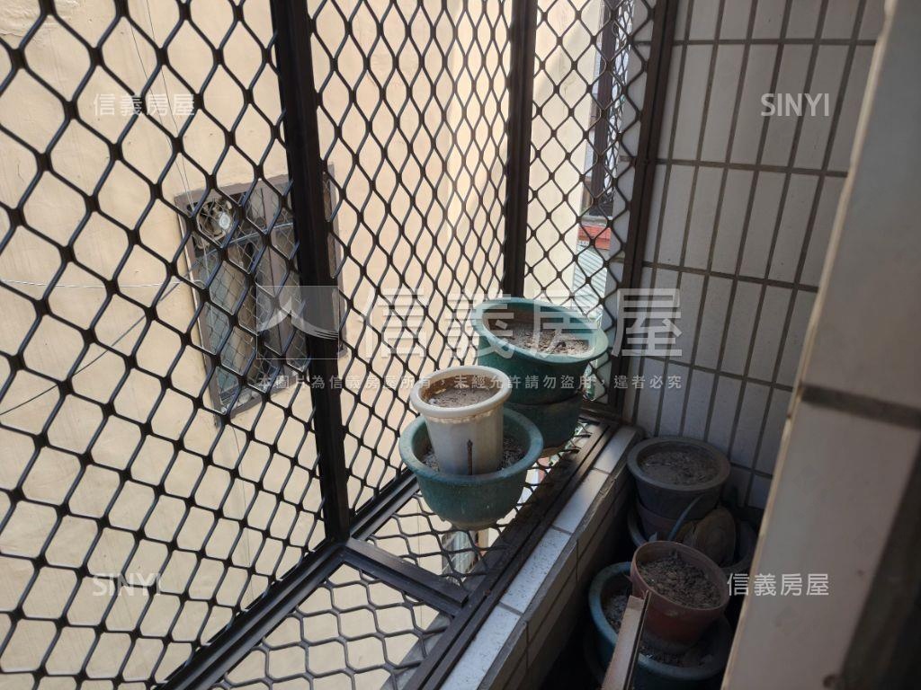 三面採光近１４期捷運美寓房屋室內格局與周邊環境