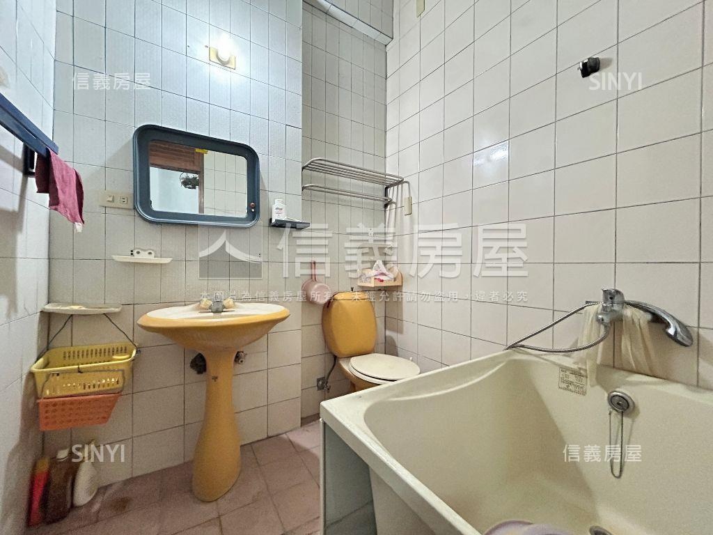 稀有釋出近美術館臨路透天房屋室內格局與周邊環境