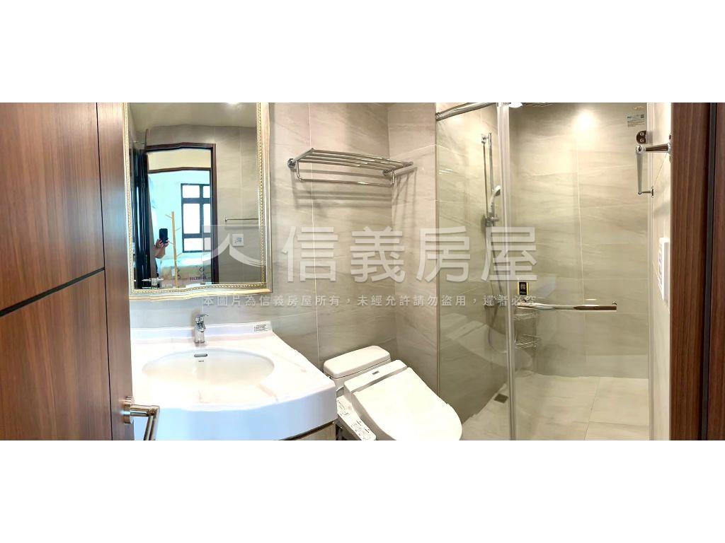 微笑世紀２房平車房屋室內格局與周邊環境