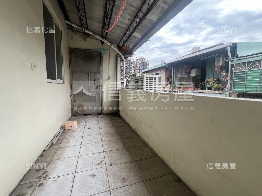 三和捷運溫馨頂加房屋室內格局與周邊環境
