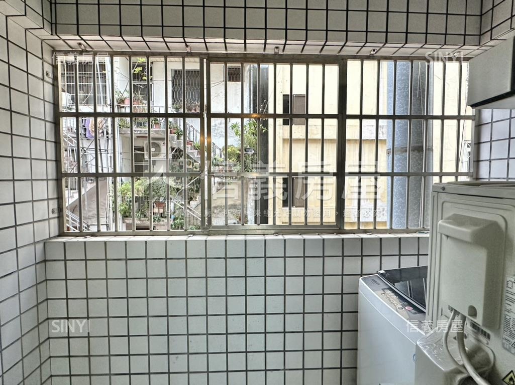 西屯逢甲商圈電梯套房房屋室內格局與周邊環境