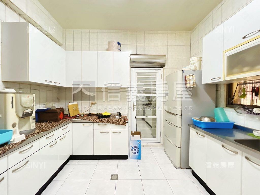 低總邊間屋況佳透天房屋室內格局與周邊環境