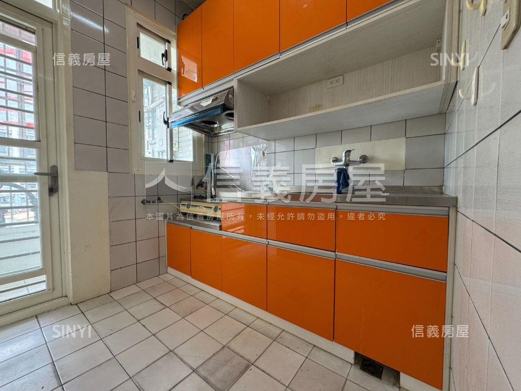 帥近四維國小站裝潢三房房屋室內格局與周邊環境