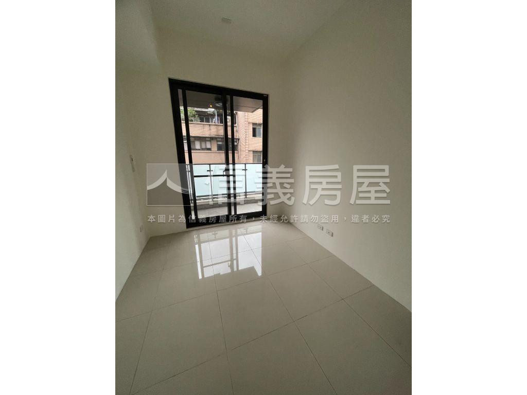 華山公園方正兩房附車位房屋室內格局與周邊環境