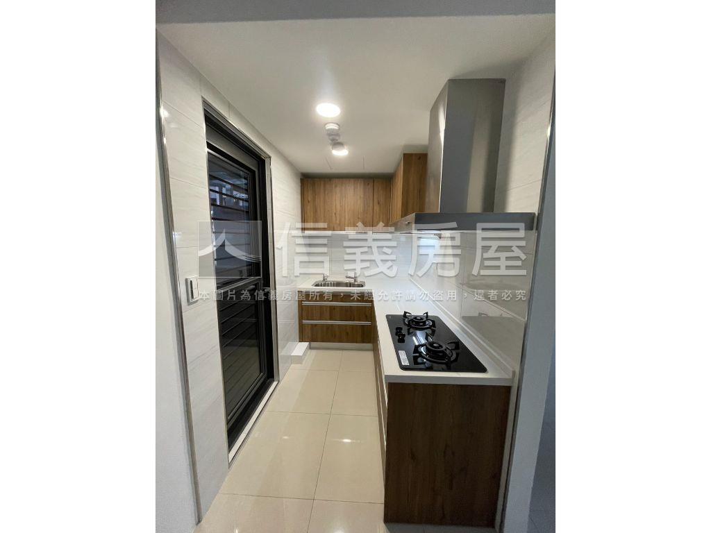 華山公園方正兩房附車位房屋室內格局與周邊環境