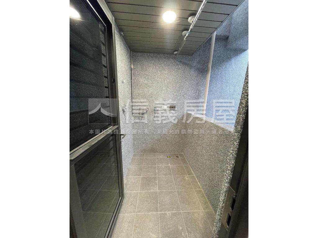 華山公園方正兩房附車位房屋室內格局與周邊環境