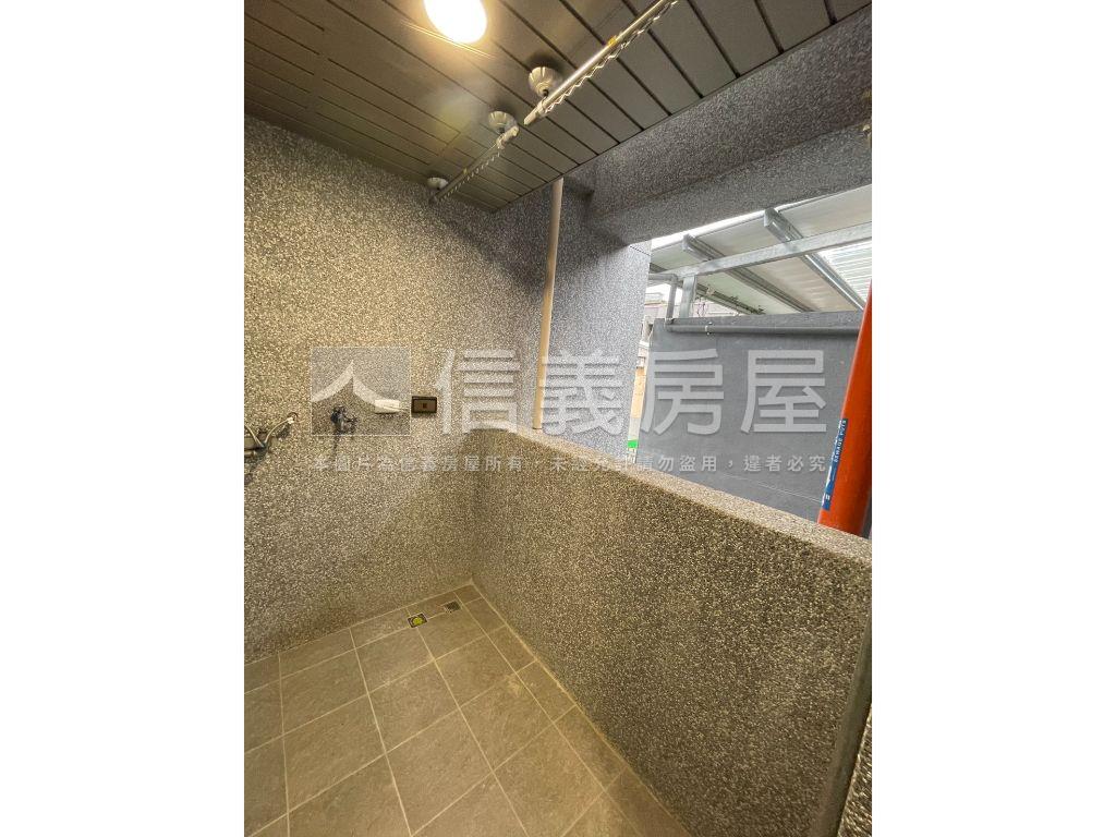 華山公園方正兩房附車位房屋室內格局與周邊環境