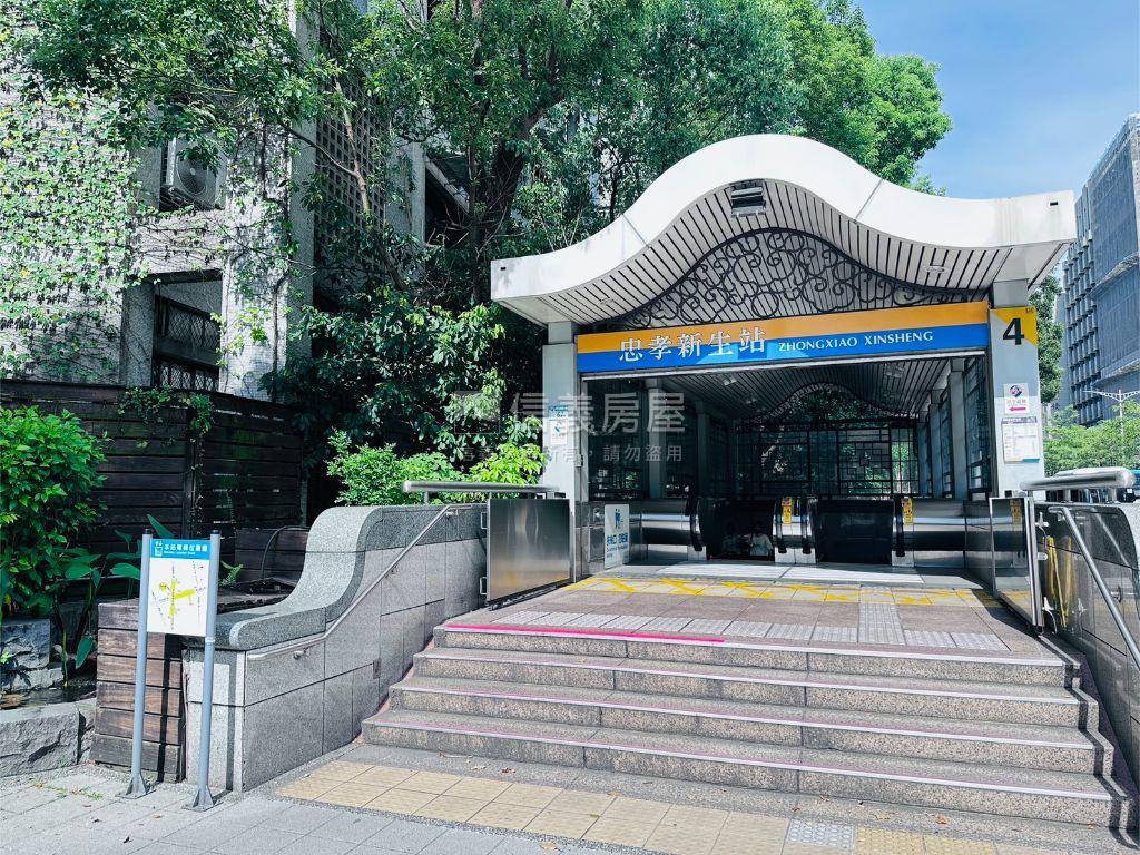 華山公園漂亮兩房車位房屋室內格局與周邊環境