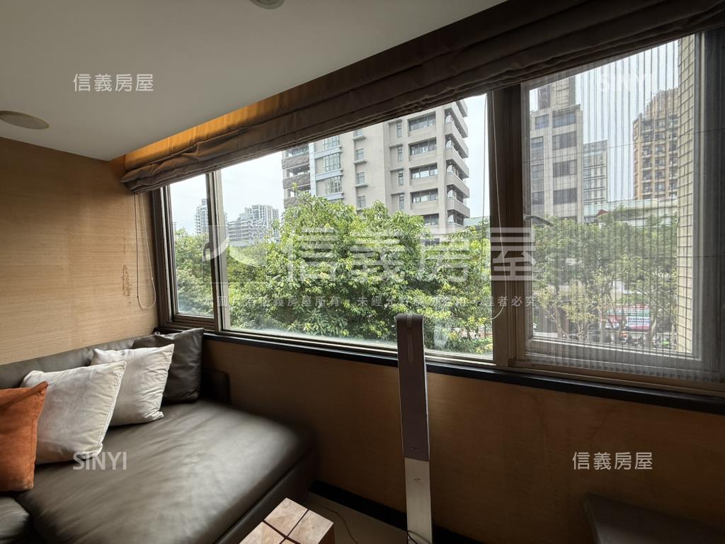 稀有國泰面公園靜巷雙併房屋室內格局與周邊環境