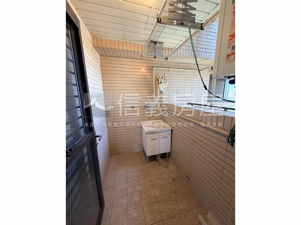 浩瀚森之道面園道三房平車房屋室內格局與周邊環境