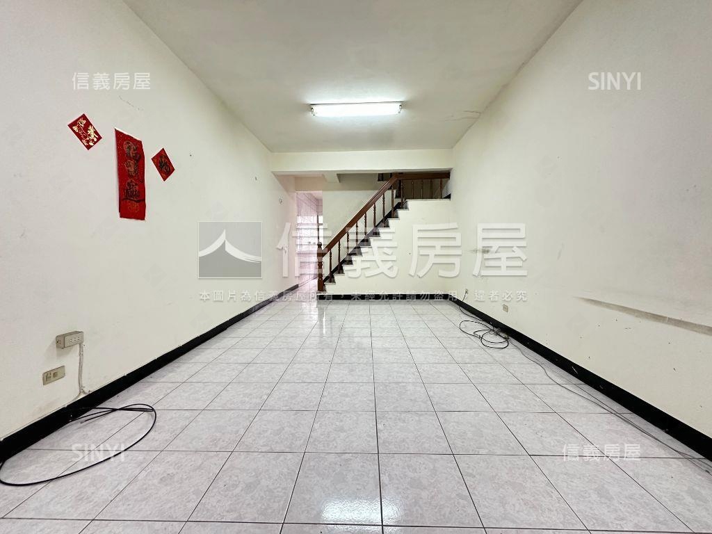 近仁雄商圈低總透天房屋室內格局與周邊環境