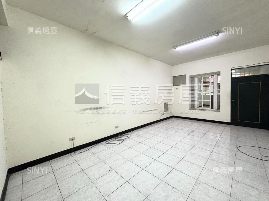 近仁雄商圈低總透天房屋室內格局與周邊環境