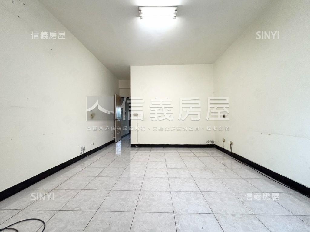 近仁雄商圈低總透天房屋室內格局與周邊環境