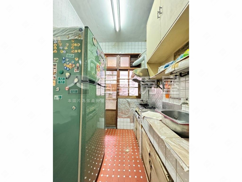 明德捷運三樓方正公寓房屋室內格局與周邊環境