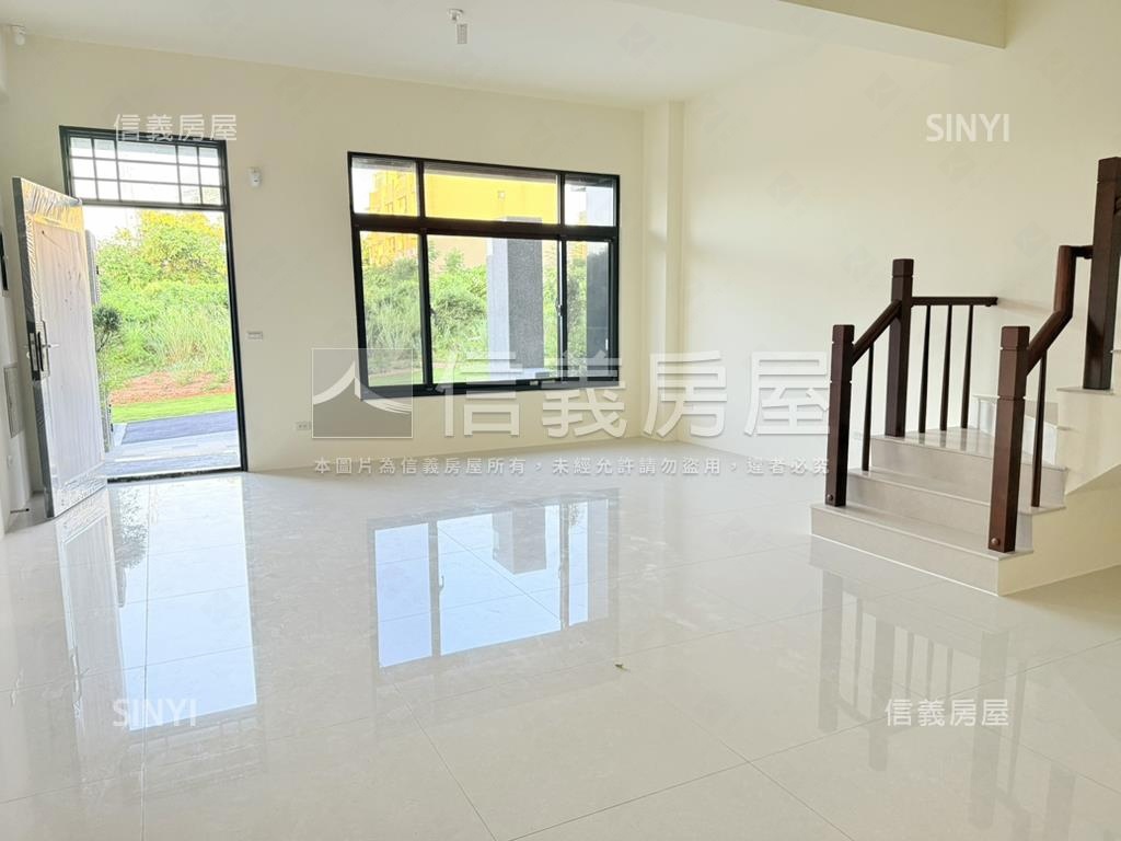 全新雙車別墅前院停車房屋室內格局與周邊環境