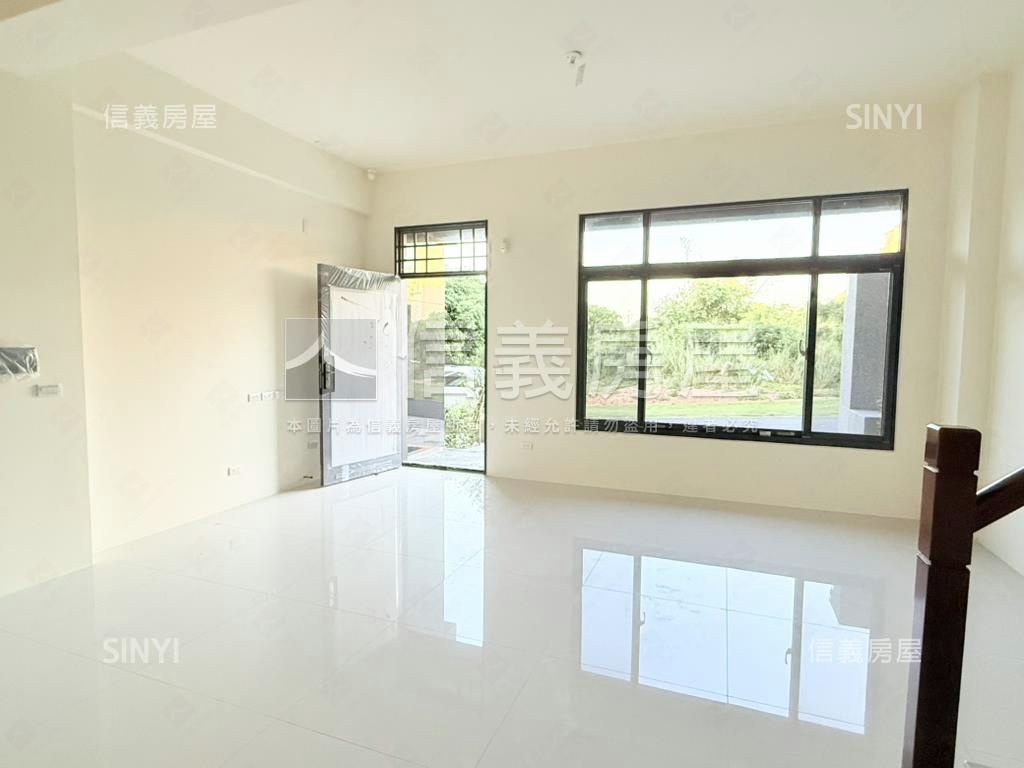 全新雙車別墅前院停車房屋室內格局與周邊環境